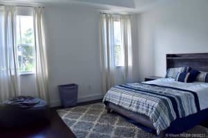 886 SW 151 Pl, Miami, FL 33194, Sold 06/03/21