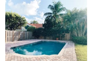 10621 NW 54th St, Doral, FL 33178, Sold 09/10/21