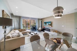 2950 NE 188th St, Miami, FL 33180, Sold 03/09/22