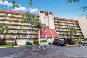 3300 W Rolling Hills Cir, Davie, FL 33328, Sold 07/29/21