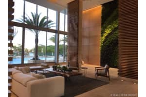 16385 Biscayne Blvd, North Miami Beach, FL 33160, Sold 05/03/22