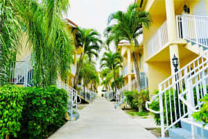 6922 NW 179th St, Hialeah, FL 33015, Sold 12/17/21