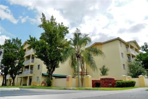 6922 NW 179th St, Hialeah, FL 33015, Sold 12/17/21