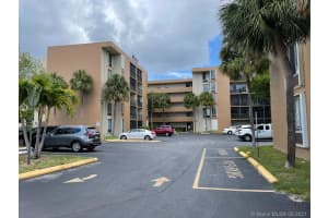 9120 Fontainebleau Blvd, Miami, FL 33172, Sold 07/29/21