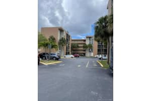 9120 Fontainebleau Blvd, Miami, FL 33172, Sold 07/29/21