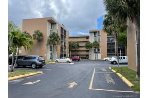 9120 Fontainebleau Blvd, Miami, FL 33172, Sold 07/29/21