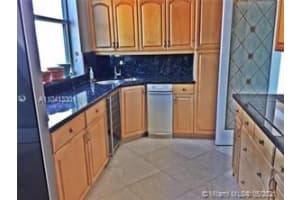 800 Claughton Island Dr, Miami, FL 33131, Sold 07/19/21