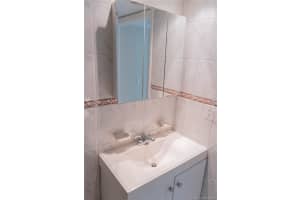 1621 Collins Ave, Miami Beach, FL 33139, Sold 04/21/22
