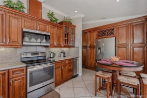 18716 NW 78th Pl, Hialeah, FL 33015, Sold 07/28/21