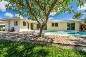 840 SW 7th St, Boca Raton, FL 33486, Sold 08/06/21