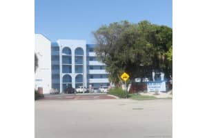 9460 Fontainebleau Blvd, Miami, FL 33172, Sold 07/30/21