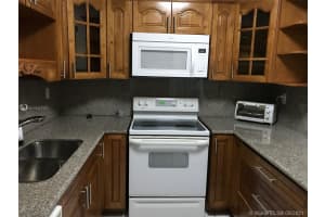9460 Fontainebleau Blvd, Miami, FL 33172, Sold 07/30/21