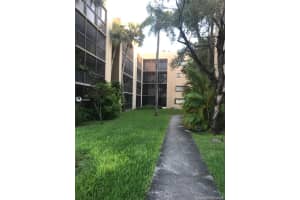 8625 NW 8th St, Miami, FL 33126, Sold 08/19/21