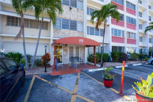 215 SE 3rd Ave #302c, Hallandale Beach, FL 33009, Sold 10/05/21