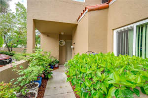 548 N University Dr, Plantation, FL 33324, Sold 06/23/21