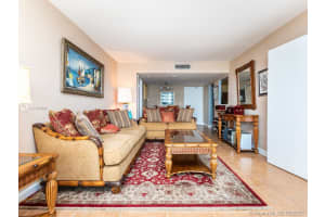 9273 Collins Ave, Surfside, FL 33154, Sold 08/03/21