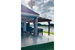 311 Bermuda Springs Dr, Weston, FL 33326, Sold 07/15/21
