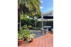 1218 Drexel Ave, Miami Beach, FL 33139, Sold 12/10/21