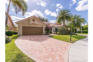 1043 Laguna Springs Dr, Weston, FL 33326, Sold 07/19/21