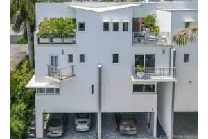 1024 Lenox Ave, Miami Beach, FL 33139, Sold 12/13/21