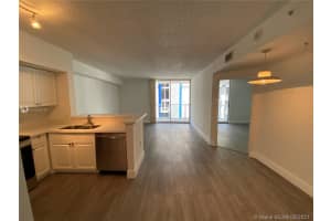 5085 NW 7th St, Miami, FL 33126, Sold 10/14/21