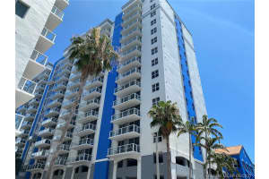5085 NW 7th St, Miami, FL 33126, Sold 10/14/21