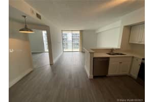 5085 NW 7th St, Miami, FL 33126, Sold 10/14/21