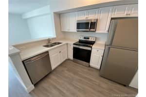 5085 NW 7th St, Miami, FL 33126, Sold 10/14/21