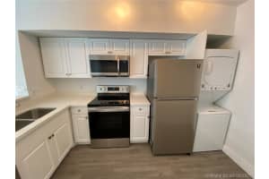 5085 NW 7th St, Miami, FL 33126, Sold 10/14/21