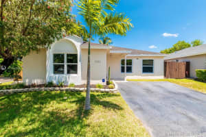 5753 NW 100th Ct, Doral, FL 33178, Sold 07/06/21