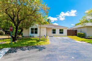 5753 NW 100th Ct, Doral, FL 33178, Sold 07/06/21