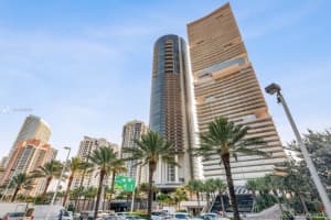 18501 Collins Ave, Sunny Isles Beach, FL 33160, Sold 04/14/22