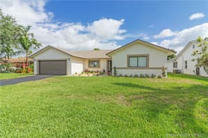 8241 SW 27th Pl, Davie, FL 33328, Sold 06/28/21