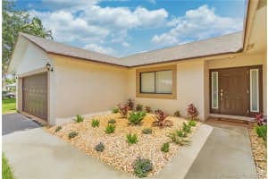 8241 SW 27th Pl, Davie, FL 33328, Sold 06/28/21