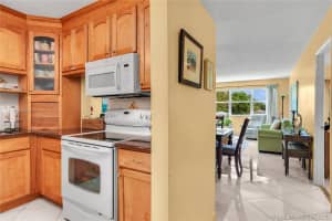 2200 Park Ln, Hollywood, FL 33021, Sold 07/28/21
