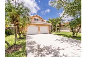 461 W Royal Cove Cir, Davie, FL 33325, Sold 06/17/21
