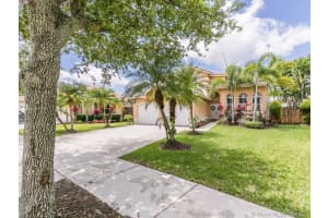 461 W Royal Cove Cir, Davie, FL 33325, Sold 06/17/21