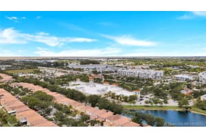 9267 NW 55th St, Sunrise, FL 33351, Sold 07/27/21