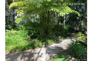5640 SW 78th St #123d, Miami, FL 33143, Sold 12/09/21
