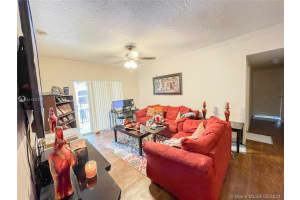 215 SW 117th Terrace, Pembroke Pines, FL 33025, Sold 10/19/21