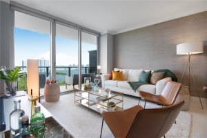 16385 Biscayne Blvd, North Miami Beach, FL 33160, Sold 06/28/22