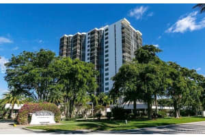 3375 N Country Club Dr, Miami, FL 33180, Sold 08/23/21