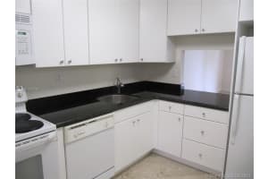 400 Commodore Dr, Plantation, FL 33325, Sold 07/29/21