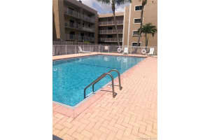8500 NW 8th St, Miami, FL 33126, Sold 08/03/21