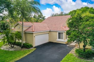 10100 NW 4th St, Plantation, FL 33324, Sold 07/13/21
