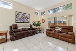 10100 NW 4th St, Plantation, FL 33324, Sold 07/13/21