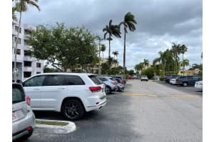 8261 NW 8th St, Miami, FL 33126, Sold 08/10/21
