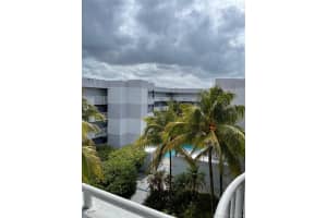 8261 NW 8th St, Miami, FL 33126, Sold 08/10/21