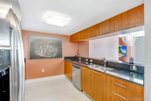 1800 N Bayshore Dr, Miami, FL 33132, Sold 06/30/21
