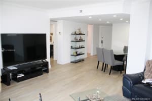 3475 N Country Club Dr, Miami, FL 33180, Sold 08/06/21